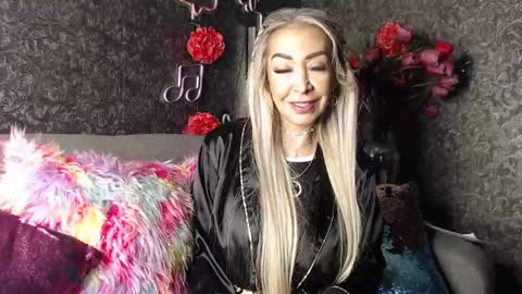 Snapshot of evelynagrey chatting on January 27, 2025, 2:53 am EvelynaGrey online show from January 27, 2025, 2:53 am