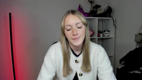 evelynblond online show from March 26, 2026, 6:35 pm