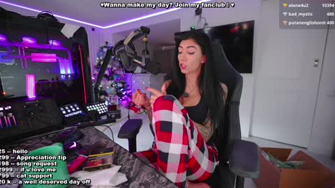 Evelyne online show from December 27, 2024, 10:34 am