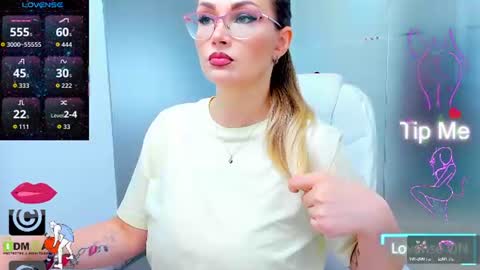 evelyne_rose online show from June 29, 2026, 4:52 am