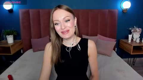 Snapshot of evelynpoole chatting on November 30, 2025, 1:31 am Evelyn online show from November 30, 2025, 1:31 am