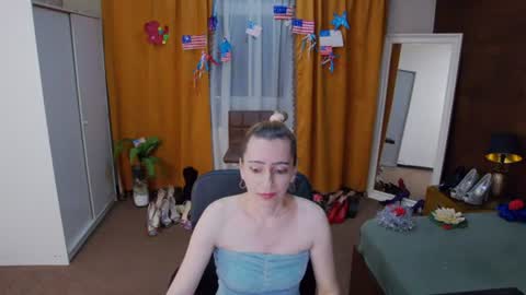 evelynreagan online show from August 1, 2026, 6:23 am