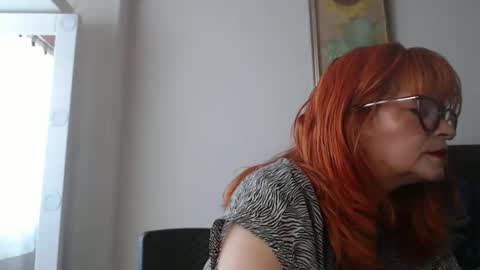 Snapshot of evelynsmithcol chatting on February 9, 2026, 3:05 pm Evelyn Smith online show from February 9, 2026, 3:05 pm