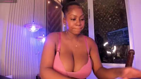 Snapshot of evelynzoe chatting on October 8, 2025, 4:21 am EvelynZoee online show from October 8, 2025, 4:21 am