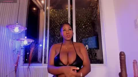 Snapshot of evelynzoe chatting on October 21, 2025, 3:40 am EvelynZoee online show from October 21, 2025, 3:40 am