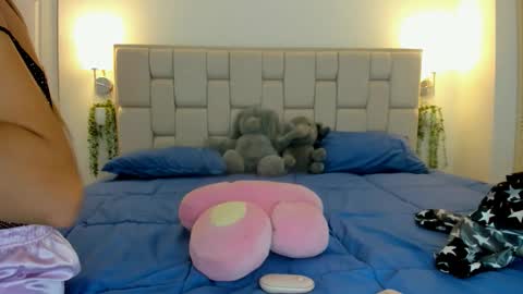 Snapshot of even_scoty chatting on November 5, 2025, 2:28 pm even_scoty online show from November 5, 2025, 2:28 pm