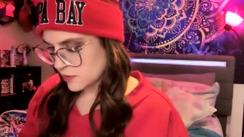 Snapshot of everleighlux chatting on December 6, 2024, 8:26 am Aly online show from December 6, 2024, 8:26 am