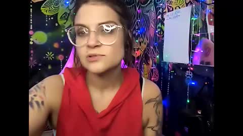 Snapshot of everleighlux chatting on December 8, 2024, 9:41 pm Aly online show from December 8, 2024, 9:41 pm