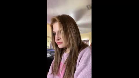 Snapshot of everleighlux chatting on March 19, 2026, 1:37 pm Aly online show from March 19, 2026, 1:37 pm