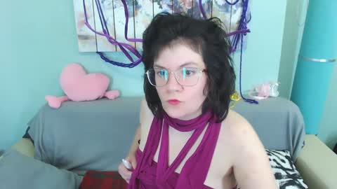 Snapshot of everly_rays chatting on December 8, 2024, 1:02 am Everly online show from December 8, 2024, 1:02 am