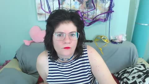 Snapshot of everly_rays chatting on December 11, 2024, 6:58 am Everly online show from December 11, 2024, 6:58 am