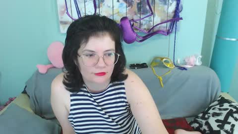 Snapshot of everly_rays chatting on December 13, 2024, 11:45 am Everly online show from December 13, 2024, 11:45 am