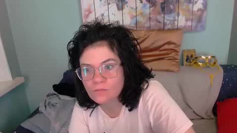 Everly online show from October 27, 2025, 11:47 am