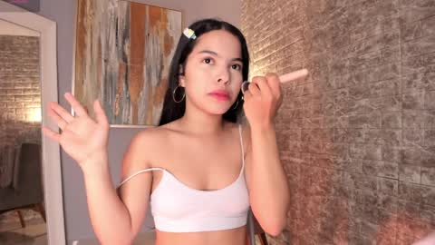 Sophia online show from February 4, 2025, 7:44 pm