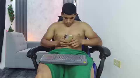 Snapshot of evessinn chatting on September 13, 2025, 12:43 am luis online show from September 13, 2025, 12:43 am