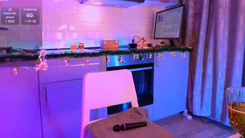 Snapshot of evestone_ chatting on January 7, 2025, 4:29 am Help me us to make 55 thumbs up online show from January 7, 2025, 4:29 am