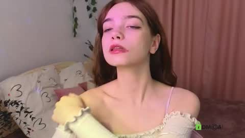 Snapshot of evi_brook chatting on October 12, 2025, 1:32 pm evi_brook online show from October 12, 2025, 1:32 pm