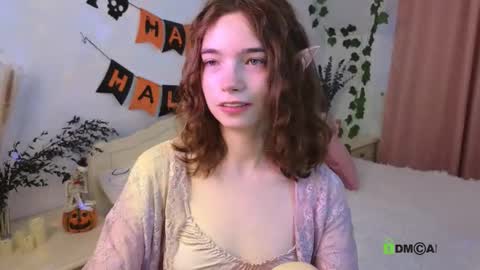 Snapshot of evi_brook chatting on October 22, 2025, 1:44 pm evi_brook online show from October 22, 2025, 1:44 pm
