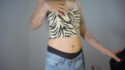 Snapshot of evi_kitty chatting on February 27, 2025, 12:32 am Evi online show from February 27, 2025, 12:32 am