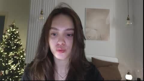 evi_woow online show from December 20, 2025, 9:00 pm