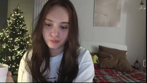 evi_woow online show from December 21, 2025, 10:28 pm