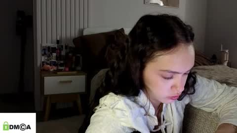 evi_woow online show from February 26, 2026, 9:03 pm