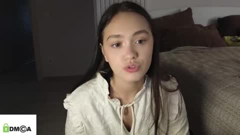 evi_woow online show from March 2, 2026, 5:08 am