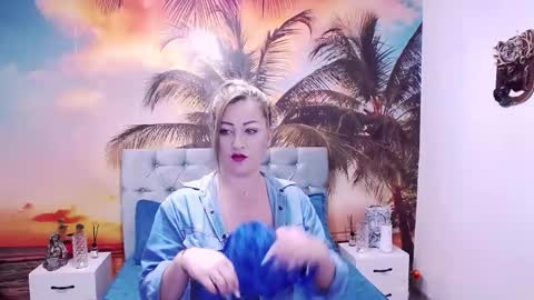 Snapshot of eviajoness chatting on November 20, 2025, 1:39 am Evia online show from November 20, 2025, 1:39 am