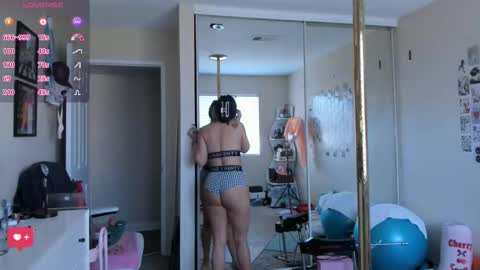 Snapshot of evie_luna chatting on March 1, 2026, 10:45 pm Evie Luna online show from March 1, 2026, 10:45 pm