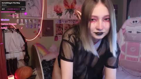 Snapshot of evie_rosen chatting on October 30, 2025, 9:26 pm Evie online show from October 30, 2025, 9:26 pm