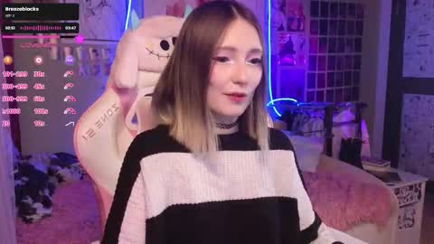 Snapshot of evie_rosen chatting on December 4, 2025, 8:28 pm Evie online show from December 4, 2025, 8:28 pm