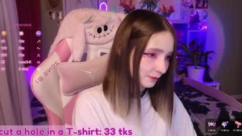 Snapshot of evie_rosen chatting on April 12, 2026, 10:37 pm Evie online show from April 12, 2026, 10:37 pm