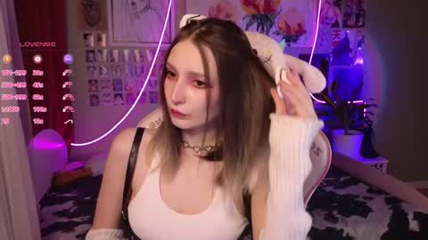 Snapshot of evie_rosen chatting on April 23, 2026, 8:22 pm Evie online show from April 23, 2026, 8:22 pm