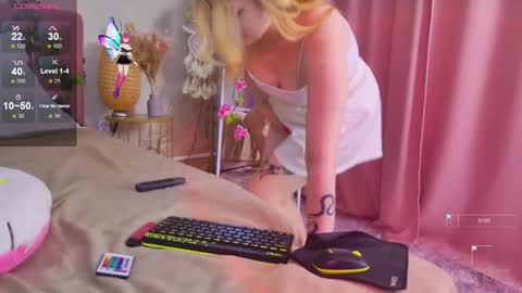 Snapshot of evie_val chatting on September 8, 2025, 4:39 pm evie_val online show from September 8, 2025, 4:39 pm