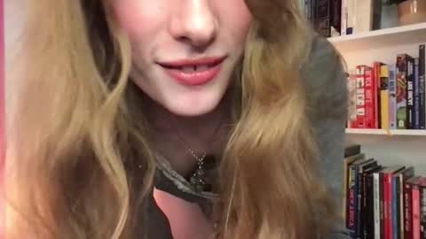 Snapshot of eviecam chatting on November 3, 2025, 11:22 am Evie3 online show from November 3, 2025, 11:22 am