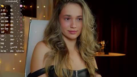 Snapshot of eviegreens chatting on September 19, 2025, 9:48 pm Evie online show from September 19, 2025, 9:48 pm