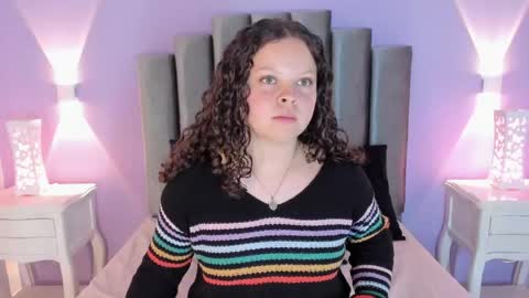 Snapshot of evierouse_ chatting on May 15, 2026, 7:54 pm evierouse_ online show from May 15, 2026, 7:54 pm