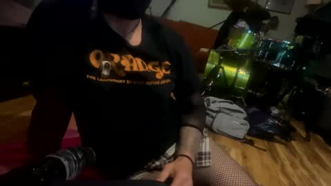 Snapshot of evilslutx chatting on March 7, 2025, 1:09 am Cloudia Kumz online show from March 7, 2025, 1:09 am