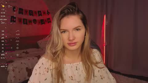 Snapshot of evilyn_next_door chatting on November 1, 2025, 10:39 am Evelyn online show from November 1, 2025, 10:39 am