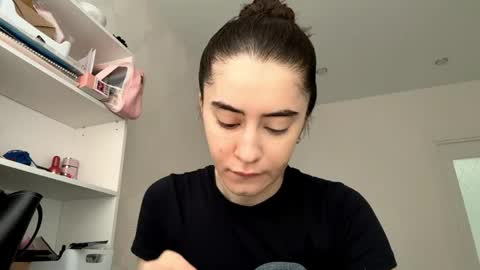 Chloe online show from May 19, 2026, 1:39 pm