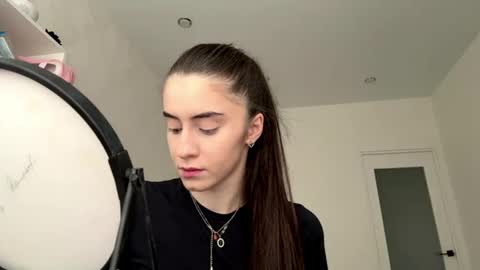 Chloe online show from May 26, 2026, 1:40 pm