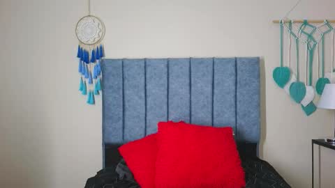 Evolet online show from November 24, 2025, 10:15 am