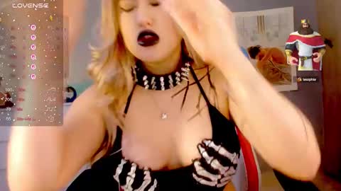Snapshot of evva_foxxy chatting on September 29, 2025, 3:39 pm evva_foxxy online show from September 29, 2025, 3:39 pm