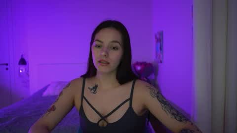 ewelynscott online show from November 13, 2025, 12:48 pm