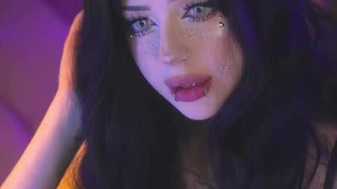 Snapshot of ex_angel chatting on January 5, 2026, 8:01 pm Alyson online show from January 5, 2026, 8:01 pm