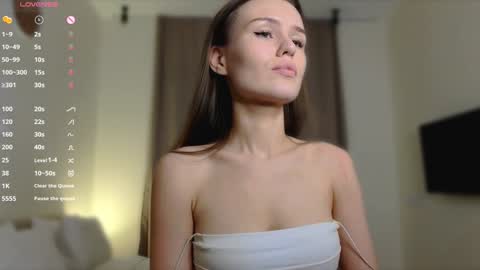 Snapshot of exclusive_model_ chatting on January 15, 2025, 5:29 am Angel online show from January 15, 2025, 5:29 am