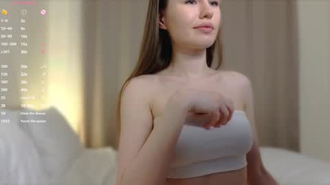 Snapshot of exclusive_model_ chatting on February 25, 2025, 11:33 pm Angel online show from February 25, 2025, 11:33 pm