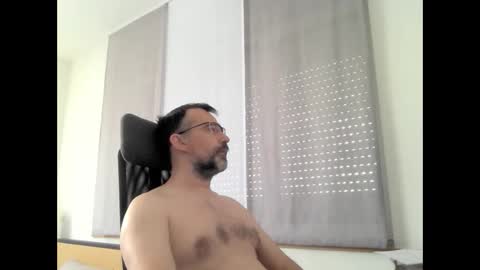 Snapshot of exhibit77 chatting on April 14, 2026, 7:36 am exhibit77 online show from April 14, 2026, 7:36 am