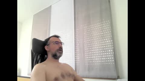 Snapshot of exhibit77 chatting on April 16, 2026, 6:47 am exhibit77 online show from April 16, 2026, 6:47 am