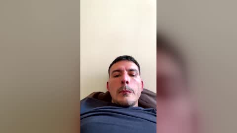 Snapshot of exitoalejo88 chatting on March 15, 2026, 8:37 pm exitoalejo88 online show from March 15, 2026, 8:37 pm